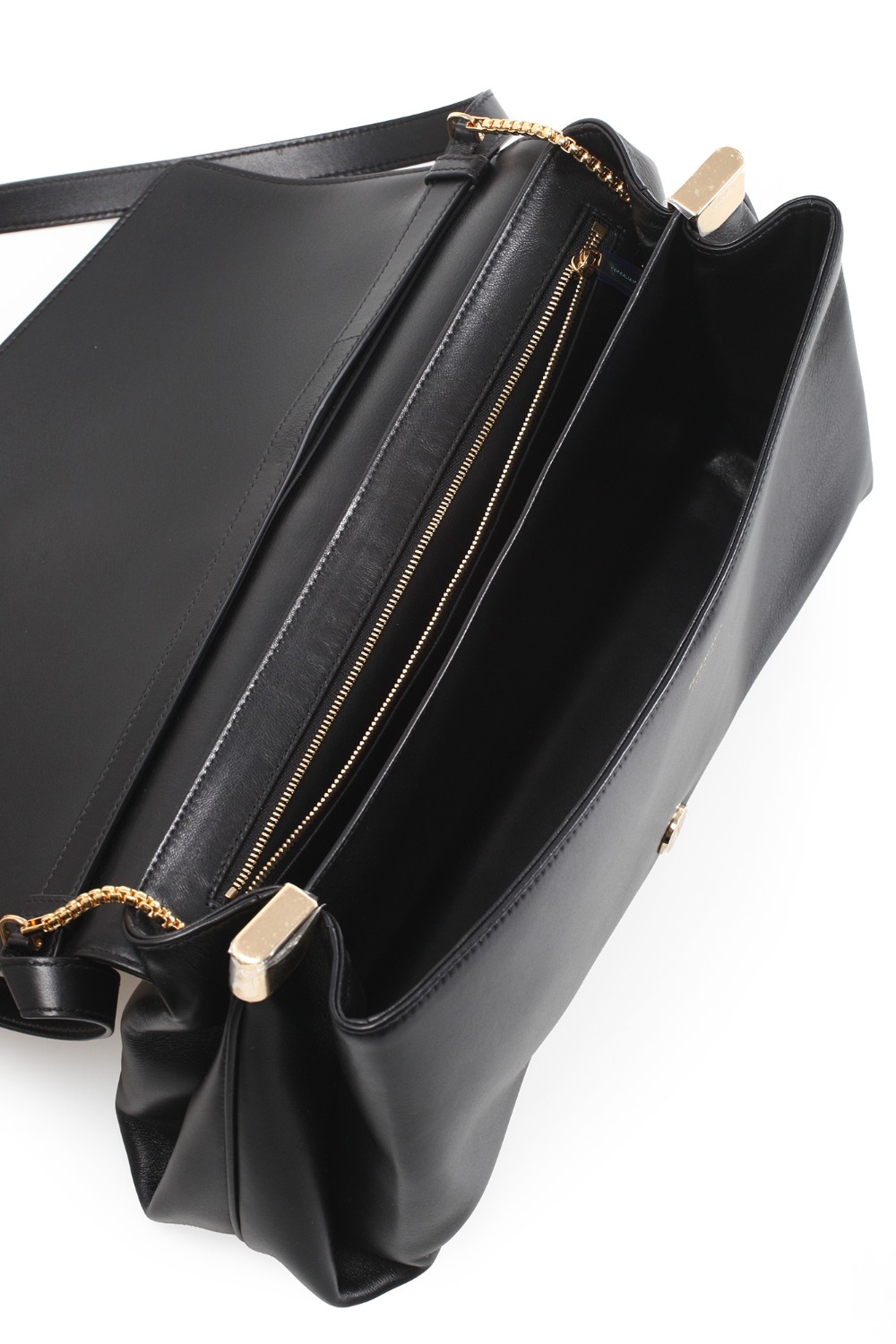 shop SALVATORE FERRAGAMO  Borsa: Salvatore Ferragamo borsa a tracolla con patta (L).
Costruzione con comparti interni e tasca zippata.
I soffietti laterali richiamano nelle forme il fiore di giglio, simbolo della città di Firenze. Tracolla metallica e seconda fascia regolabile e removibile, per uno styling a mano, a spalla o cross body.
Altezza 19.0 CM  Lunghezza 38.0 CM  Profondità 12.0 CM.
Luce tracolla: 51 cm.
Composizione: vitello.
Made in Italy.. 219806 FL L-777240 number 2868483